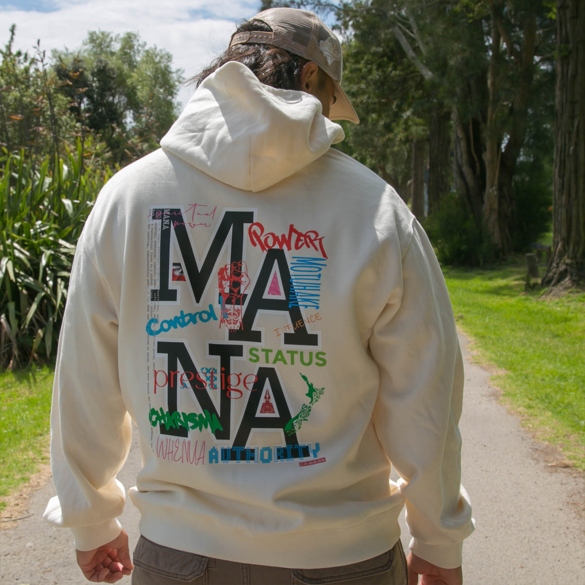 MANA FADED - ECRU Men's faded hoodie with contemporary Maori 